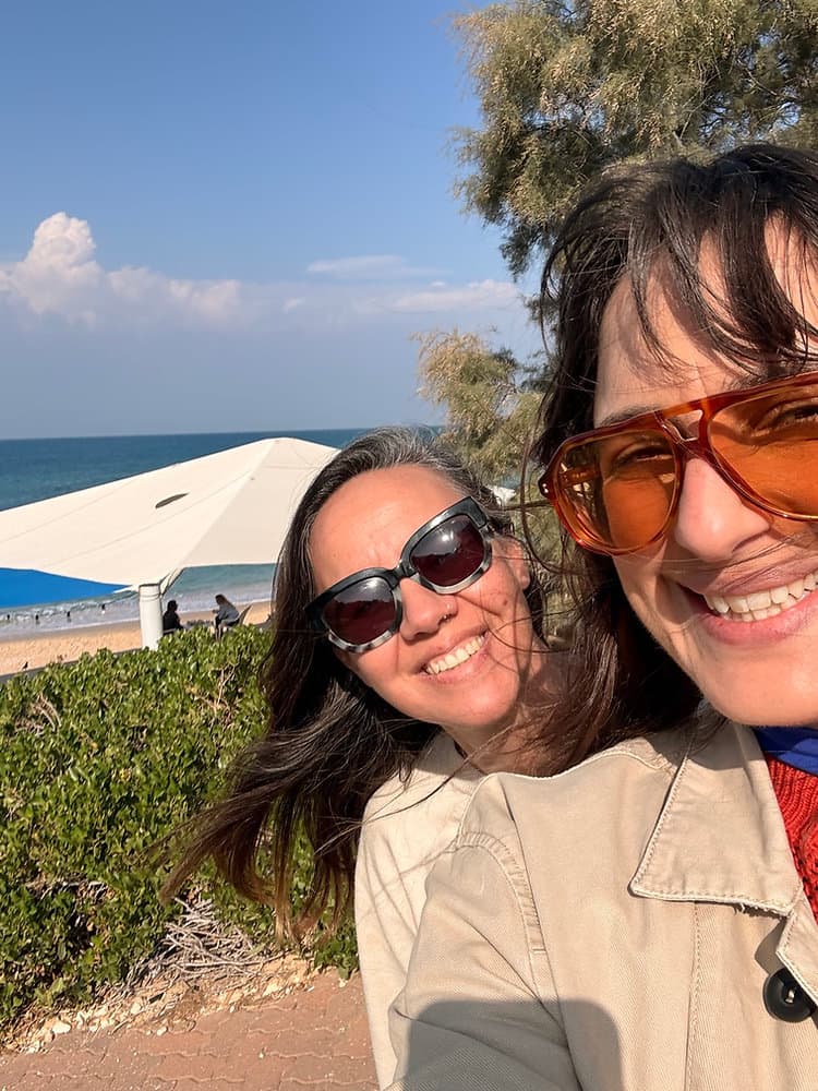 הג'וס השבועי: שנה של JOMO (ומה למדתי כשהפסקתי לרדוף)